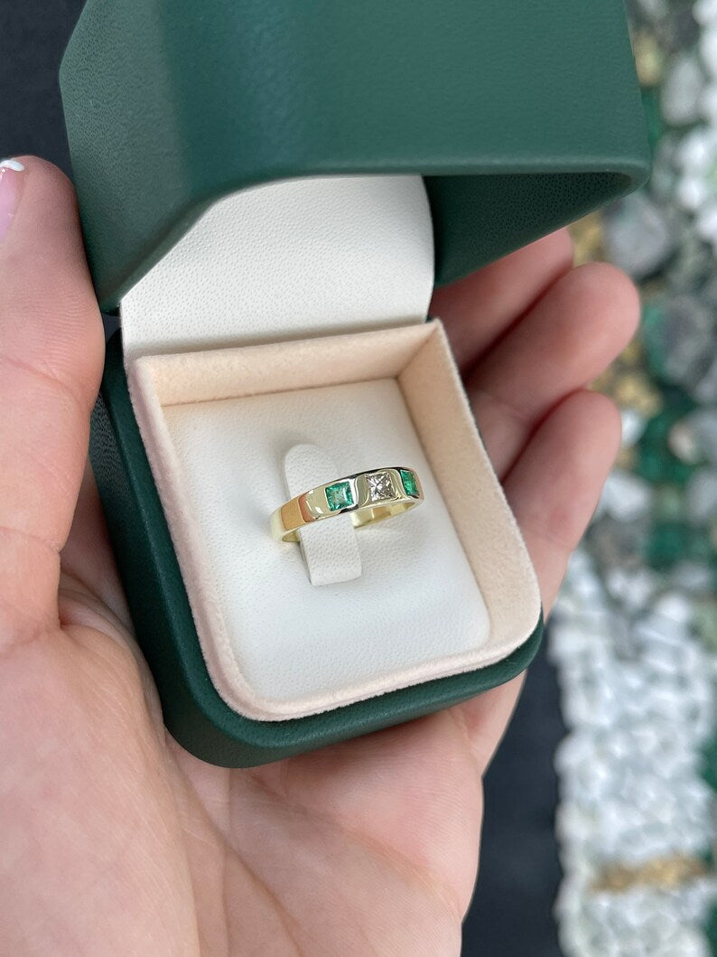 0.40-Carats Medium Vivid Green Princess Asscher Cut Diamond Emerald 3 Stone Gold Ring