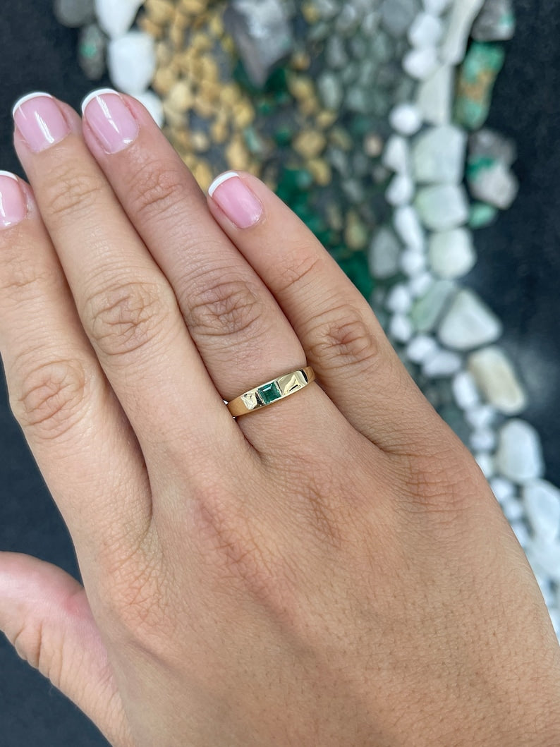 Square Princess Cut Emerald Bezel Set In gold