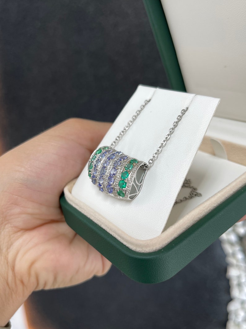 3.17tcw 14K Round Cut Emerald Lavender Purple Amethyst Cluster Fancy Horizontal Pendant Necklace