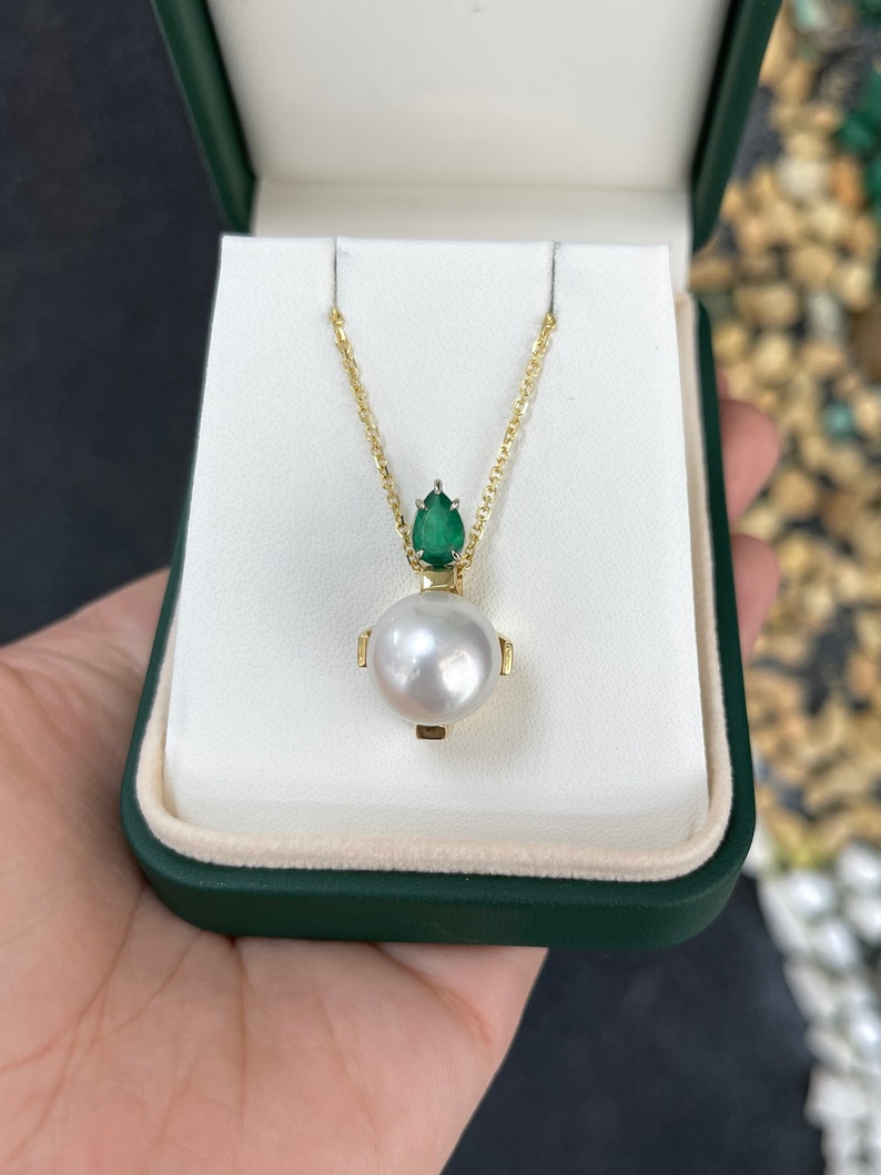 0.90ct 18K Gold Natural Pear Cut 13.5mm Emerald & White Pearl Slider Pendant Necklace - JR Colombian Emeralds