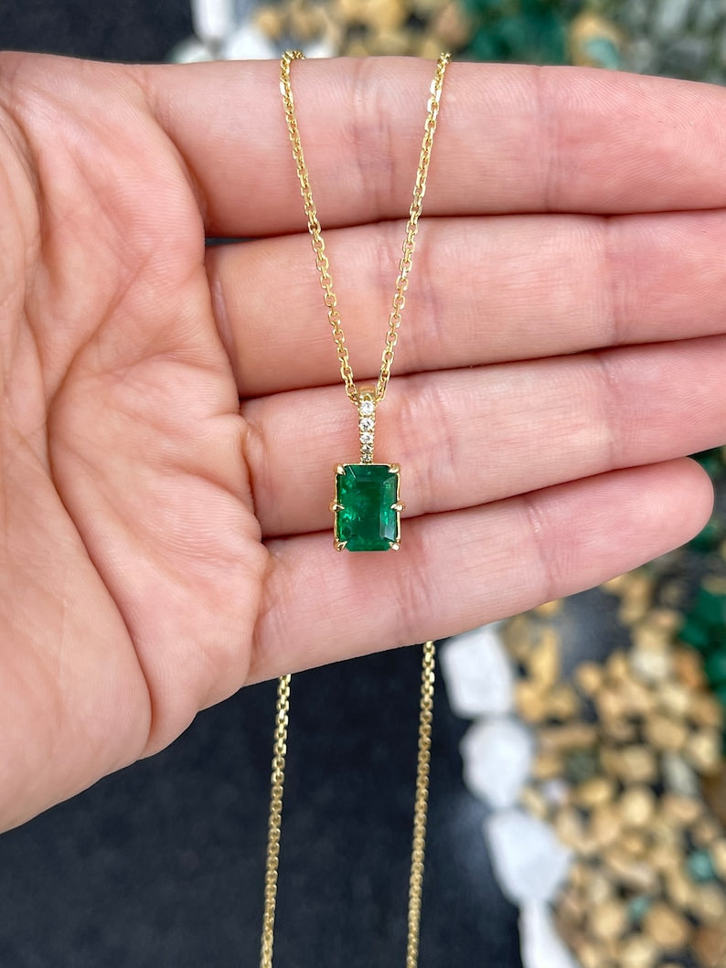 3.0tcw 18K Gold Fine Quality Emerald & Diamond W Accent 6 Prong Necklace
