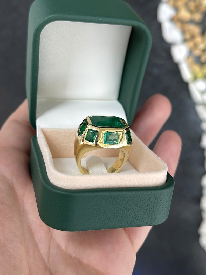 8.98tcw 18K Natural Multi-Emerald Rich Green Statement 9 Stone Chunky Gold Ring