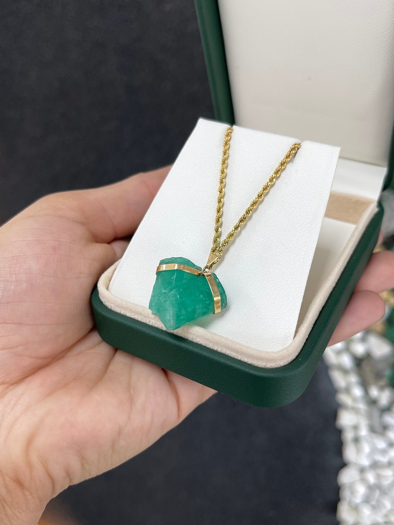 28.70ct 18K Natural Colombian Earth Mined Emerald Terminated Crystal Necklace