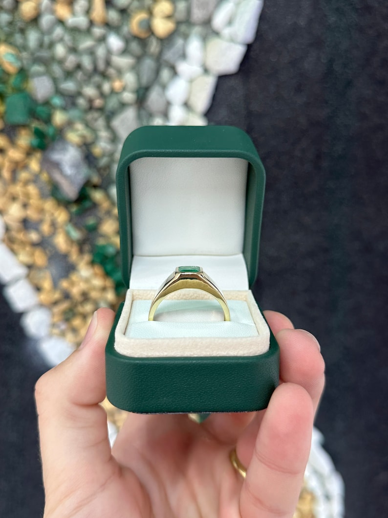 2.65ct 14K 585 Lush Dark Green Emerald Cut North to South Set Men's Gold Ring