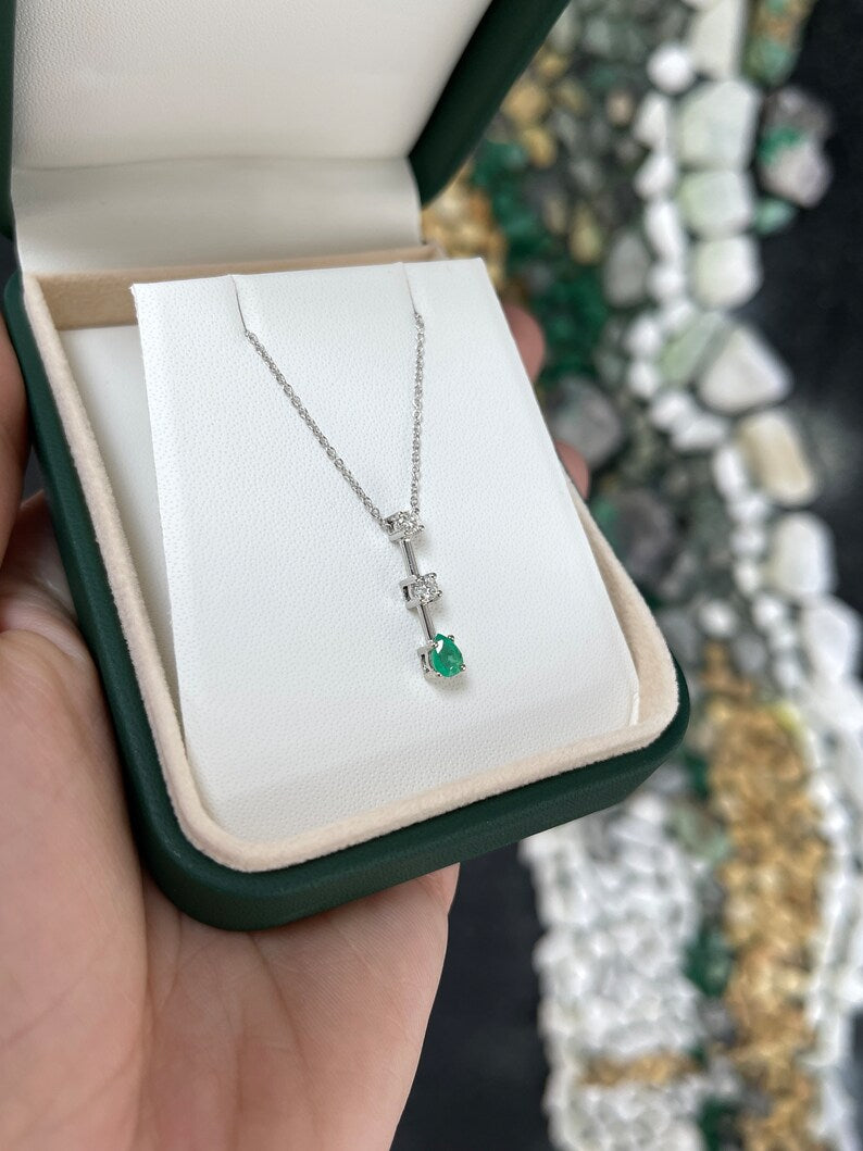 0.52tcw 14K White Gold 585 Graduated Emerald & Diamond Accent Drop Pendant Necklace