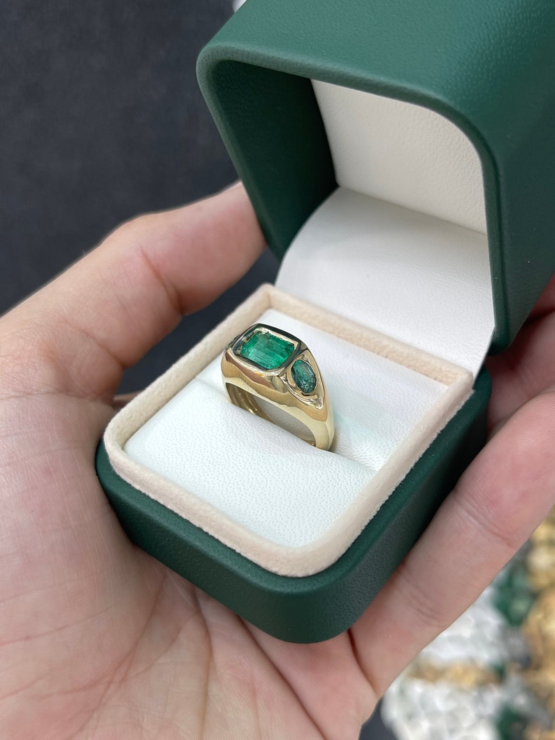 2.63tcw 18K Trilogy Gold Natural Lush Medium Dark Green Emerald Unisex 3 Stone Ring - JR Colombian Emeralds