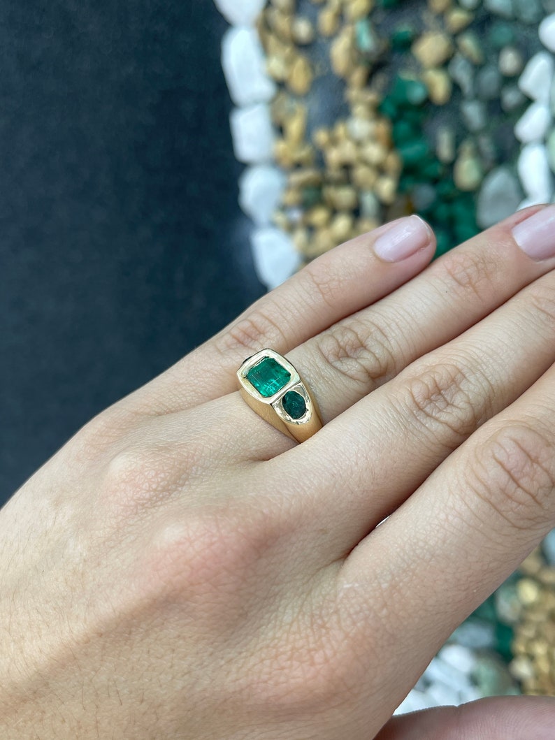 2.63tcw 18K Trilogy Gold Natural Lush Medium Dark Green Emerald Unisex 3 Stone Ring - JR Colombian Emeralds