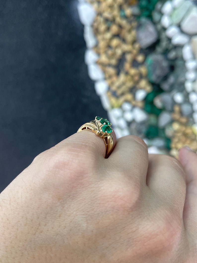 1.68tcw 14K Natural Medium Dark Green Oval Cut Vintage Emerald 3 Stone Gold Statement Ring