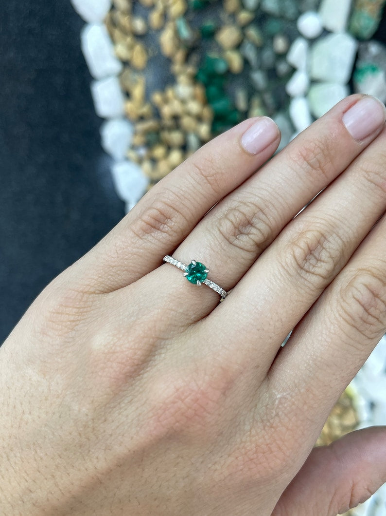 Chic and Sophisticated: AAA Quality Round Cut Intense Bluish-Green Emerald 1.07tcw Ring in 14K Gold