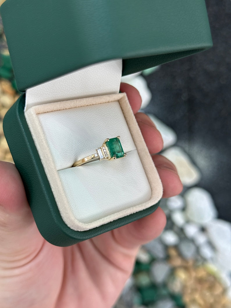 Luxurious 14K Gold Ring with Brilliant Round Cut Diamond and Vibrant Green Emerald (1.80tcw)