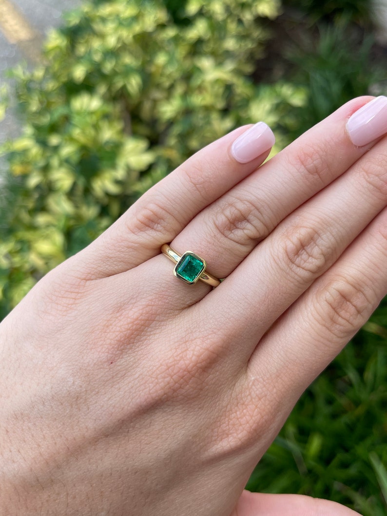 0.90ct 18K AAA Rich Dark Vivid Green Lusturious Emerald Cut Solitaire Bezel Set Engagement Ring