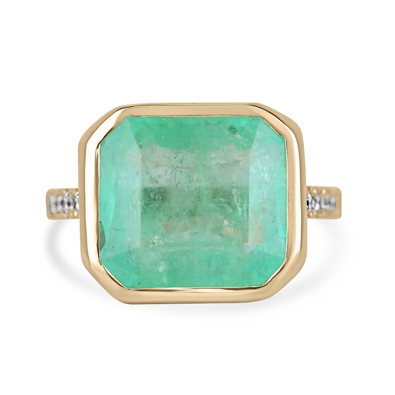 Elegant 18K Gold Ring with 8.04tcw Light Green Emerald and Diamond Accents