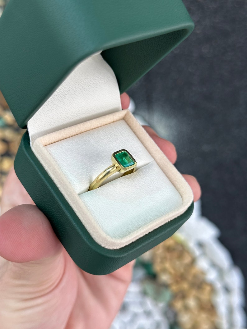 Oval Emerald Solitaire Ring - 14K Gold 30ct Gem and Timeless Elegance