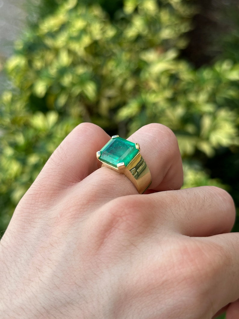 Exclusive 18K Gold Green Emerald Ring for Men and Women - 5.16ct Vivid Apple Gemstone, 4 Prong Setting