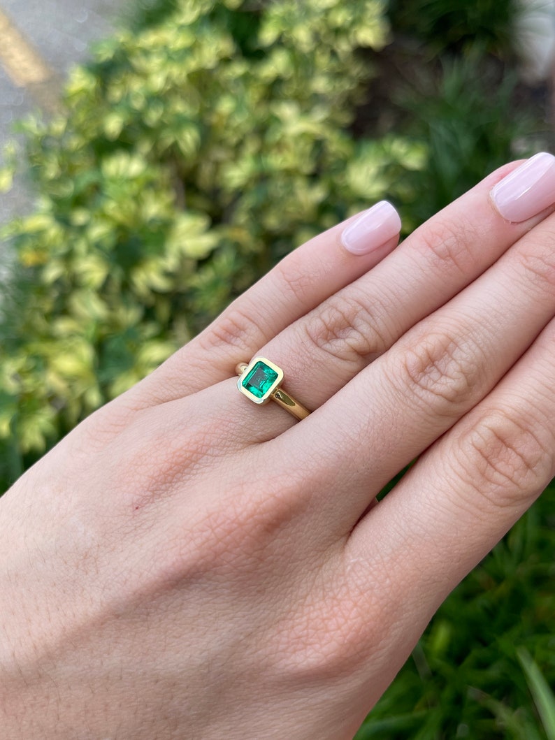 0.90ct 18K AAA Rich Dark Vivid Green Lusturious Emerald Cut Solitaire Bezel Set Engagement Ring