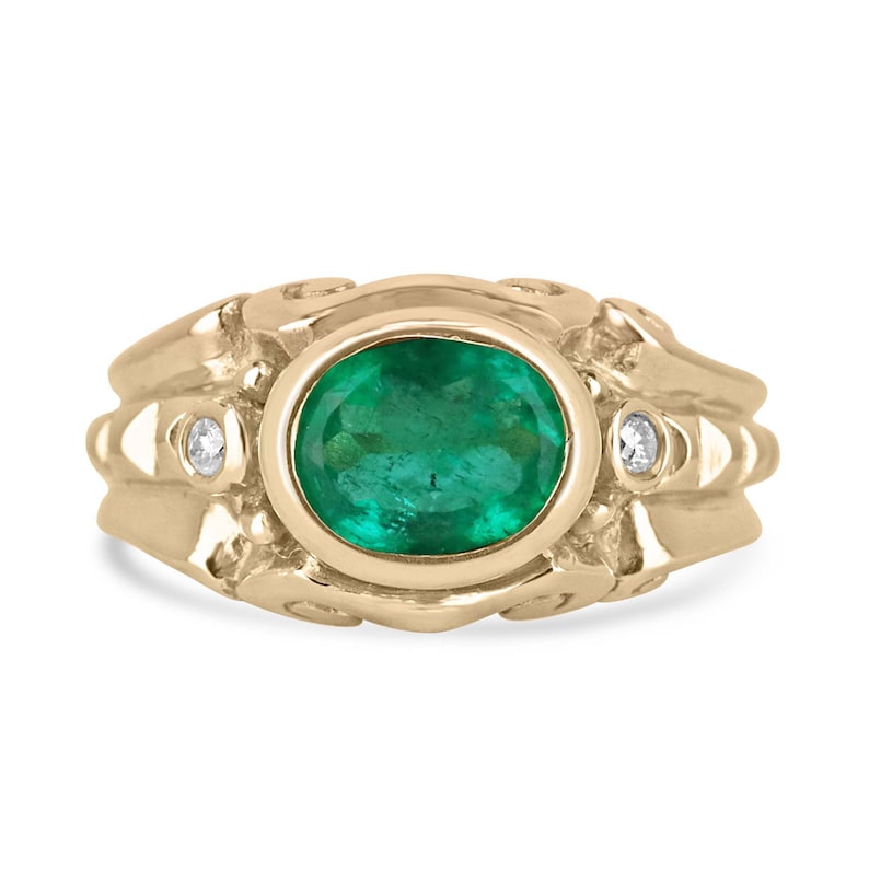 1.05 Carat Total Weight 18K 750 Gold Vintage Style Ring with Natural Lush Green Emerald and Brilliant Round Diamond Trio