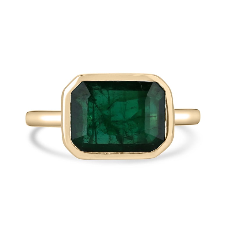 14K Gold Ring with 2.90cts Natural Emerald - Stunning East to West Solitaire Design