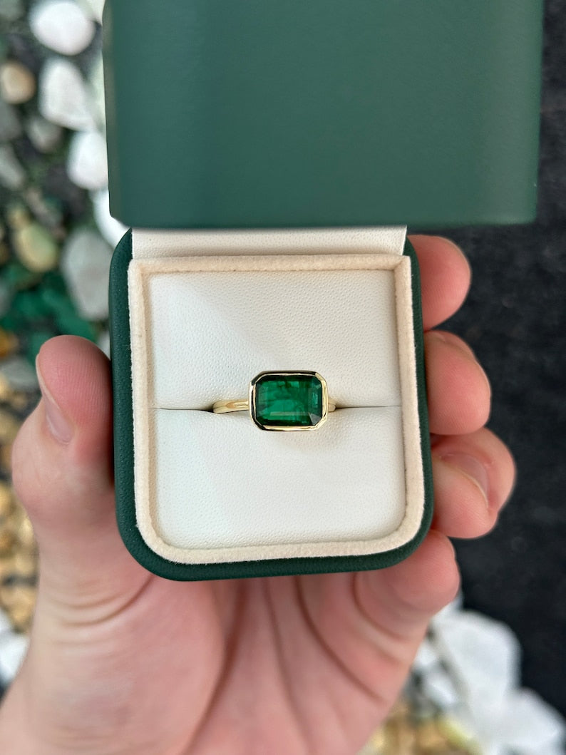 2.90cts 14K Gold Natural Emerald Solitaire East to West Emerald Right Hand Ring