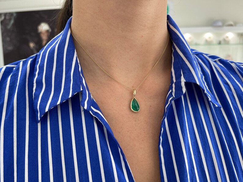 4.01ct 14K 585 Yellow Gold Natural Open Back Bezel Set Pear Shaped Cabochon Cut Emerald Pendant Necklace