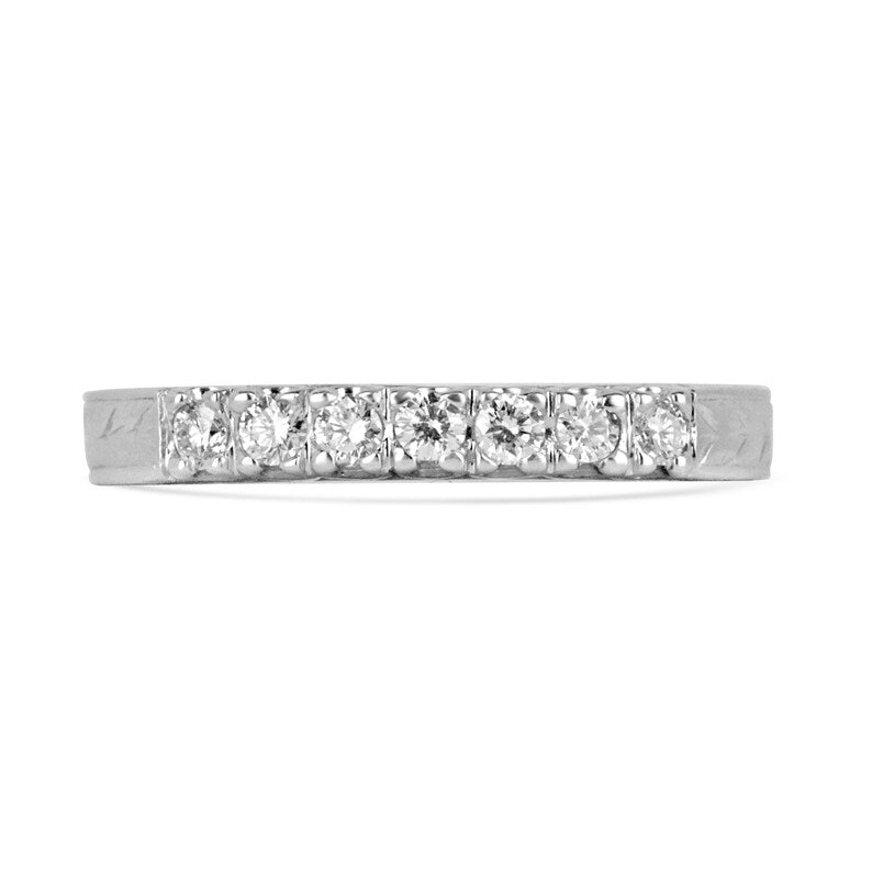 Elegant 14K White Gold Ring with 0.18tcw Brilliant Round Cut Diamonds and Arrow Tread Shank Detail