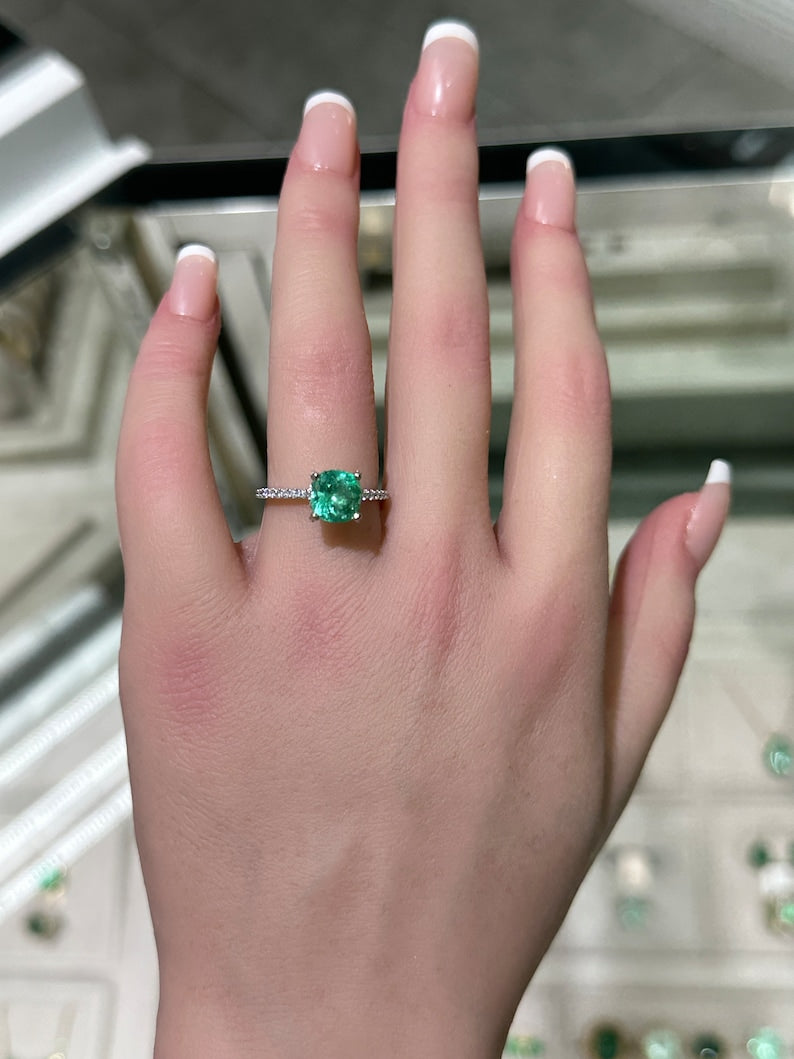 Engagement Ring: 2.40tcw Cushion Emerald & Diamond Accent in 14K 585 Gold Medium Light Green