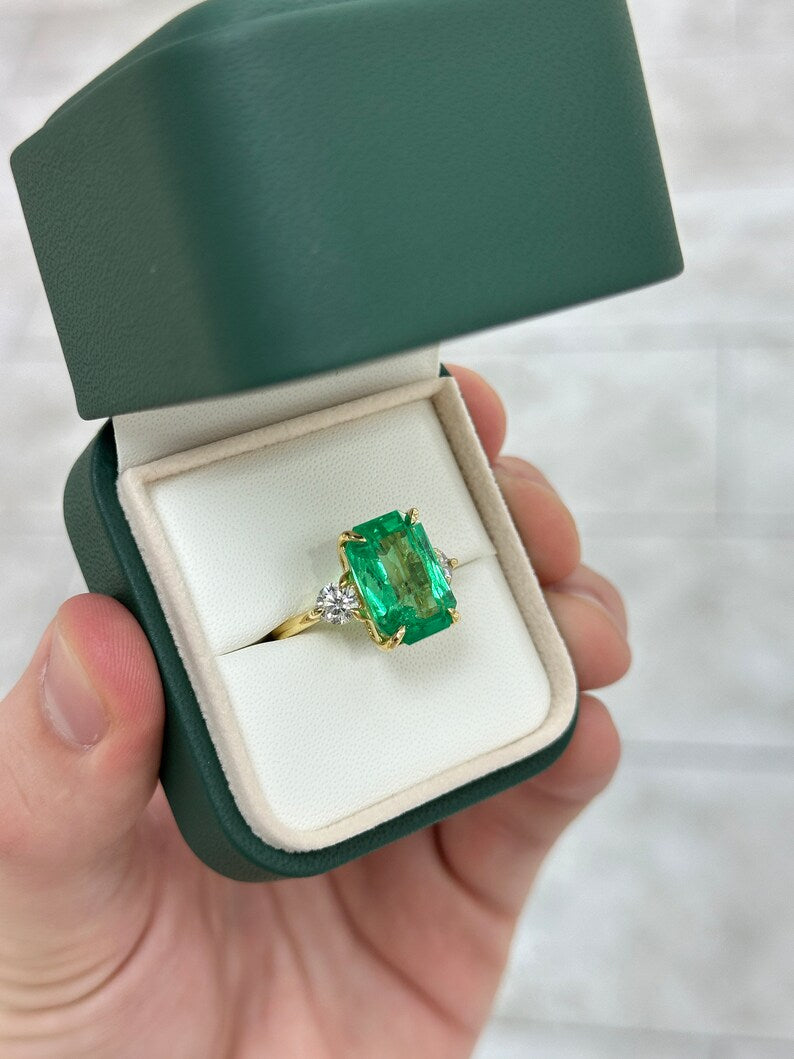 8.92tcw 18K Transparent Vivid Medium Green Emerald Cut Diamond 3 Stone Ring