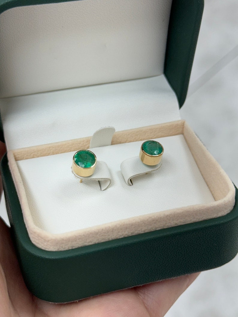 2.82tcw 14K Natural Lush Green Unisex 7mm Round Cut Emerald Stud Earrings - JR Colombian Emeralds