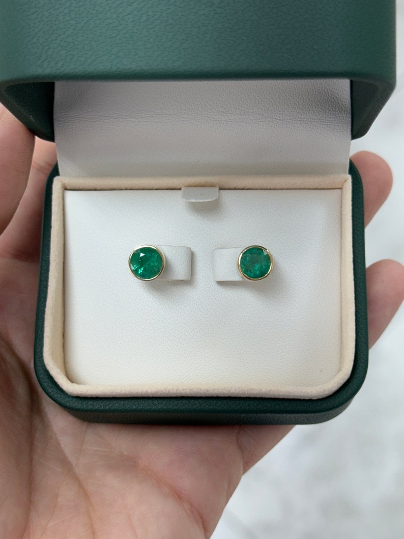 2.82tcw 14K Natural Lush Green Unisex 7mm Round Cut Emerald Stud Earrings - JR Colombian Emeralds