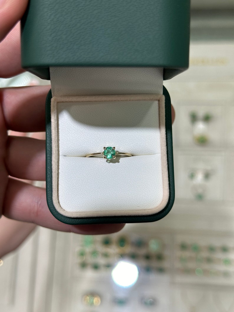 0.40ct 14K Natural Medium Green Round Cut Emerald 4.7mm Solitaire Four Prong Ring - JR Colombian Emeralds