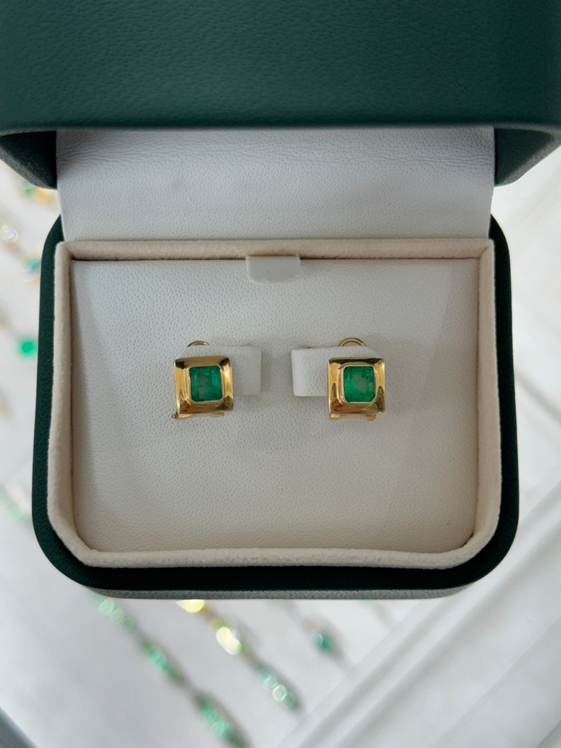 1.85tcw 18K Medium Vivid Green Colombian Emerald Stud Earrings - JR Colombian Emeralds