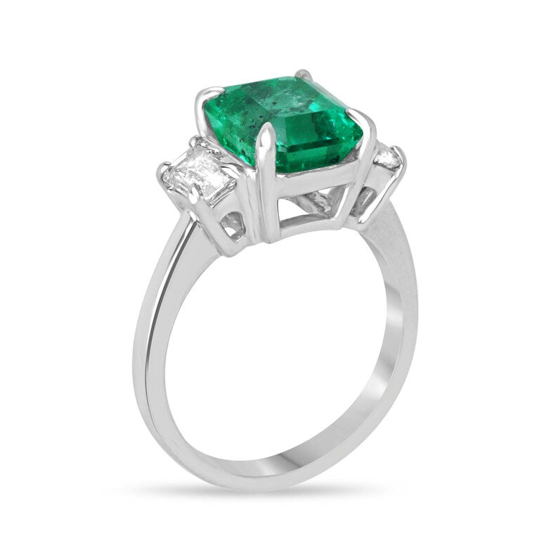 Captivating Three Stone Prong Set Ring 18K Rich Green Emerald