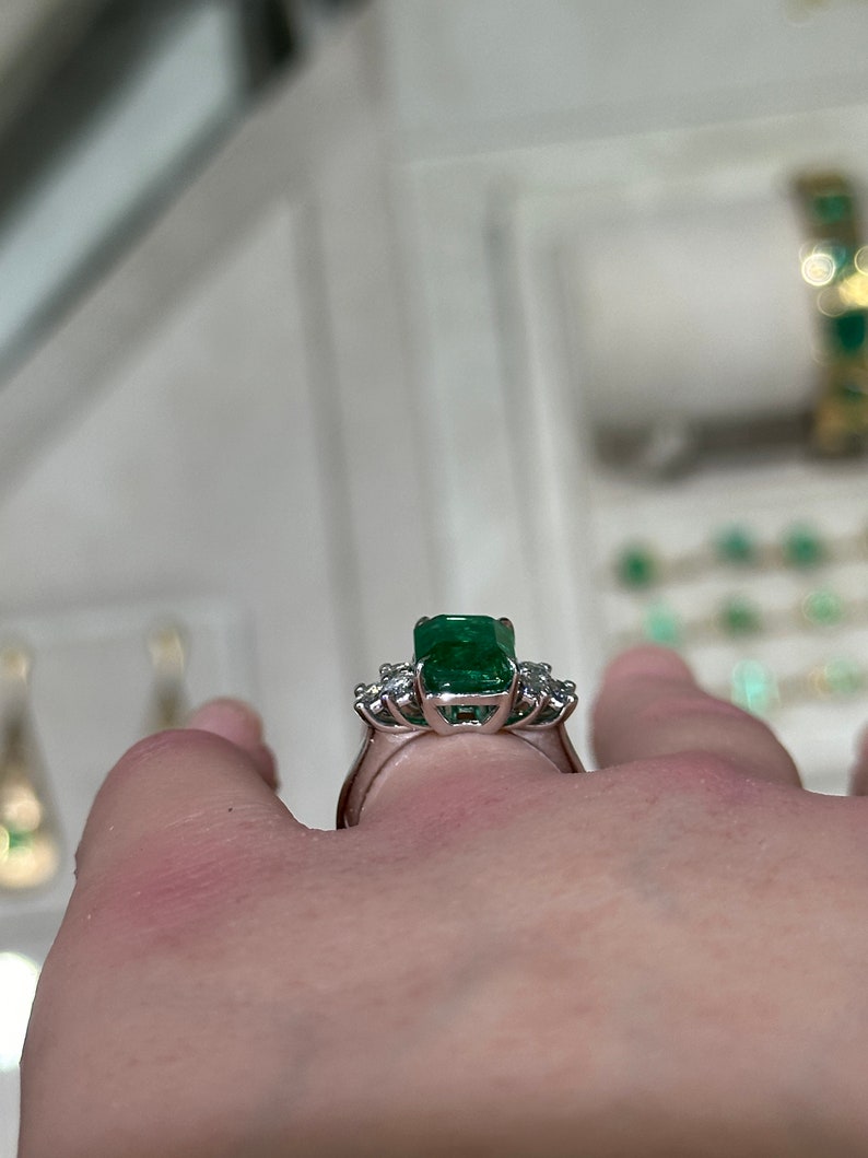 Chic 14K Engagement Ring with 4.51tcw Natural Emerald and Brilliant Round Cut Diamonds