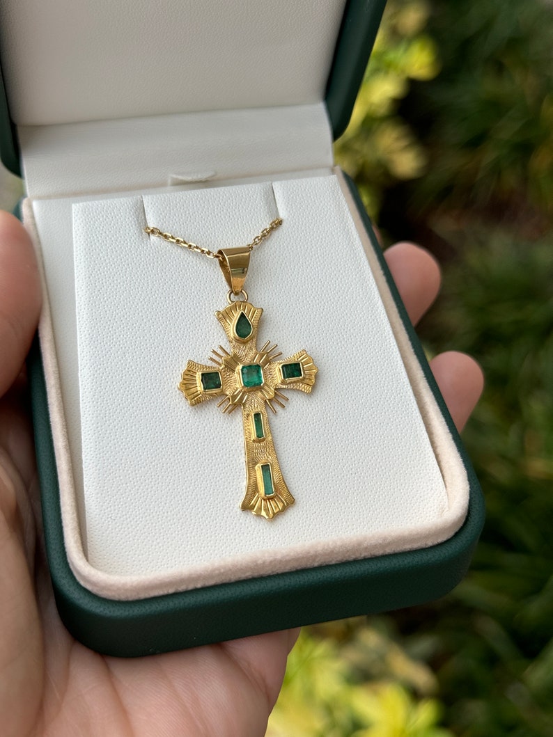 0.90tcw 18K Gold Pre-Colombian Emerald Cross Pendant Necklace