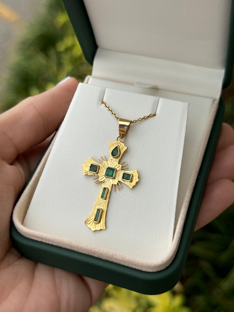 0.90tcw Emerald Cross Pendant Necklace in 18K Gold - Pre-Colombian Design