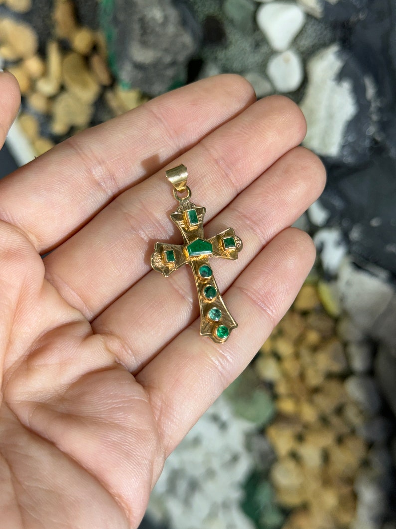 1.35tcw 18K Natural Pre-Colombian Emerald Medium Dark Green Gold Cross Unisex Pendant - JR Colombian Emeralds