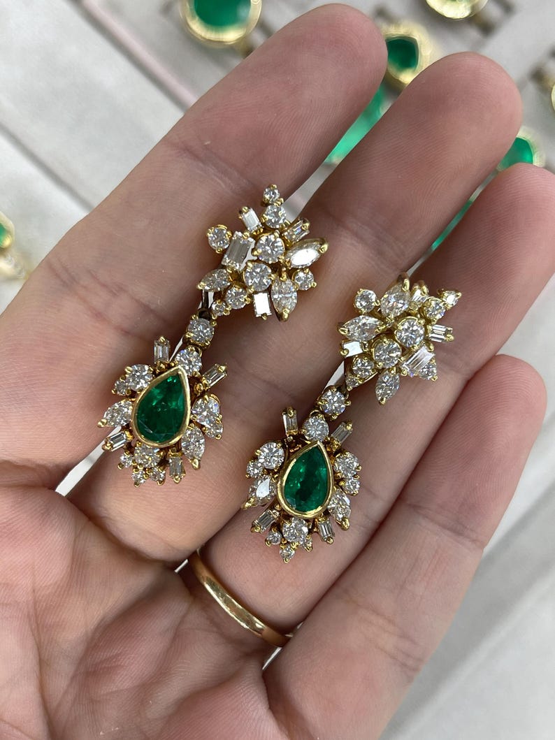 Chic 18K Gold Dangle Earrings Adorned with 8.0tcw AAA+ Colombian Emeralds and Diamonds