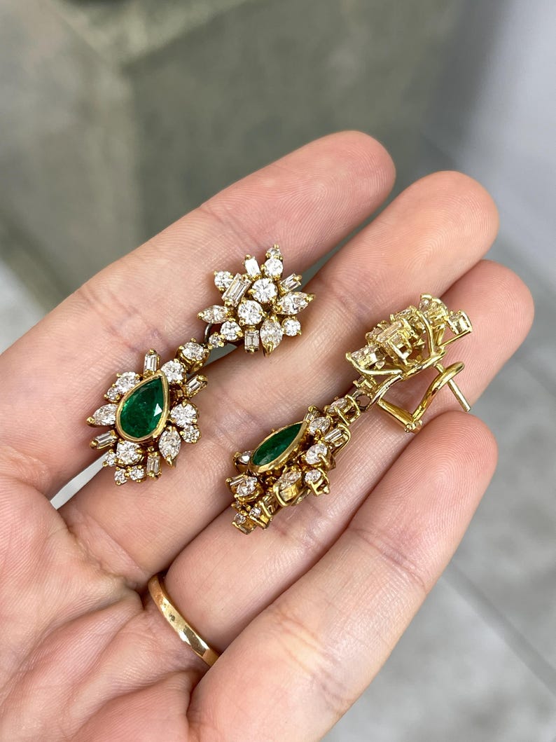 8.0tcw AAA+ Colombian Emerald & Diamond Cluster Dangle Earrings 18K Gold