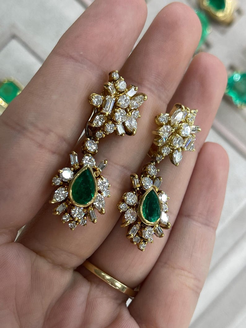 Luxurious 8.0tcw AAA+ Colombian Emerald and Diamond Cluster Earrings in 18K Gold