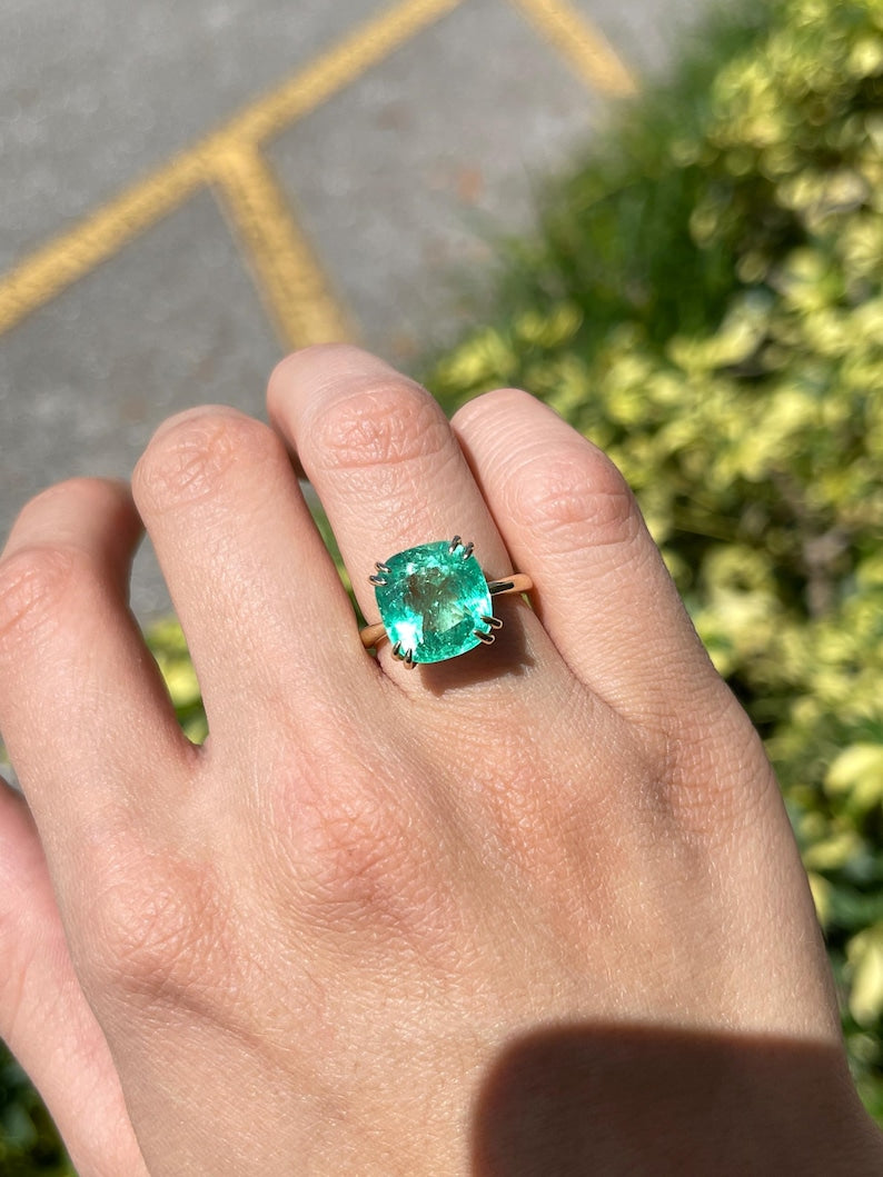 14K Gold 7.14ct Cushion Cut Colombian Emerald Ring, Ideal for a 25th Anniversary Celebration