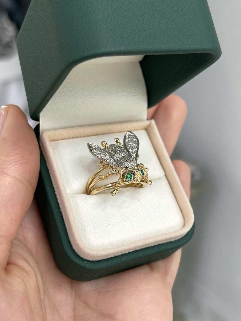 Stylish Bee Ring in 14K Gold with Emerald Eyes and 0.06-Carat Diamond Cluster - Statement Accessory