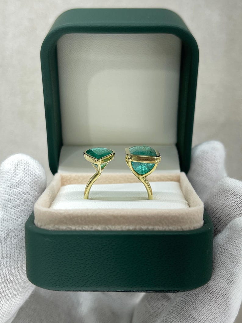 8.43TCW 18K Gold Toi Et Moi Ring - Dark Green Emerald Pear Cut