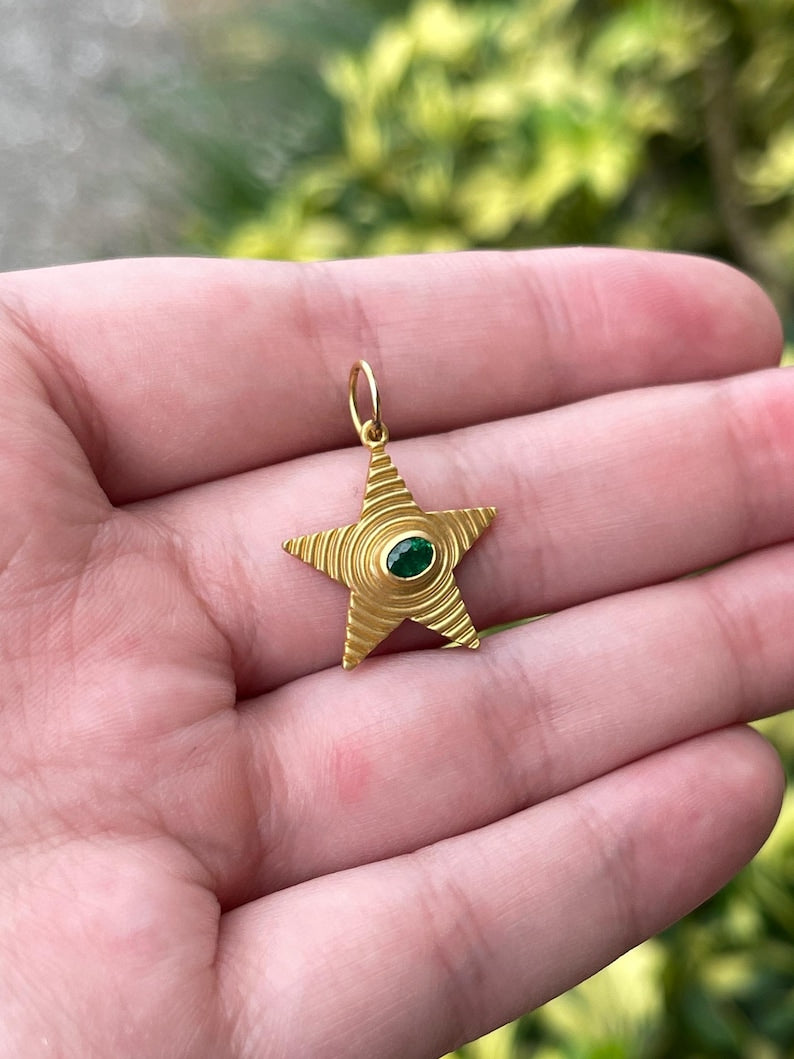 0.19ct 14K Emerald Star Pendant, Textured Gold Rippled Oval Bezel 585