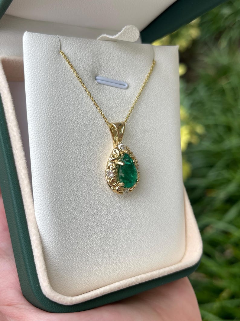 Vintage-Style 2.71tcw Emerald & Diamond Pendant, 14K Gold Necklace