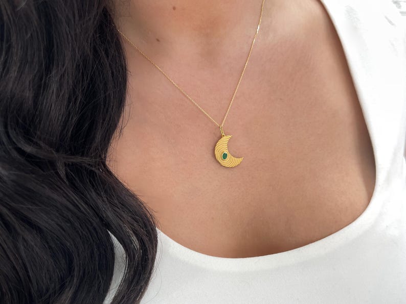 0.20ct 14K Oval Emerald Crescent Moon Pendant with Rippled, Textured Gold