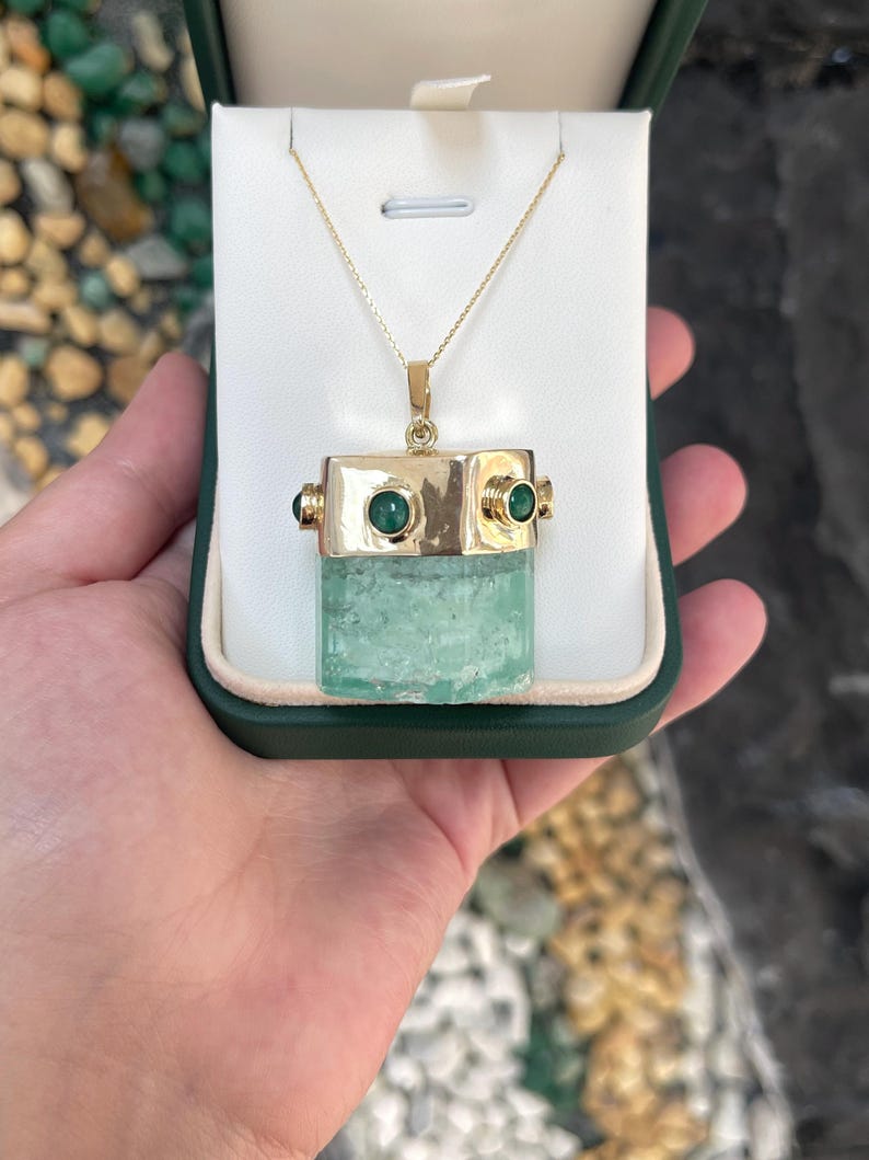 Elegant 14K Gold Pendant Featuring Natural Rough Cut Emerald Crystal