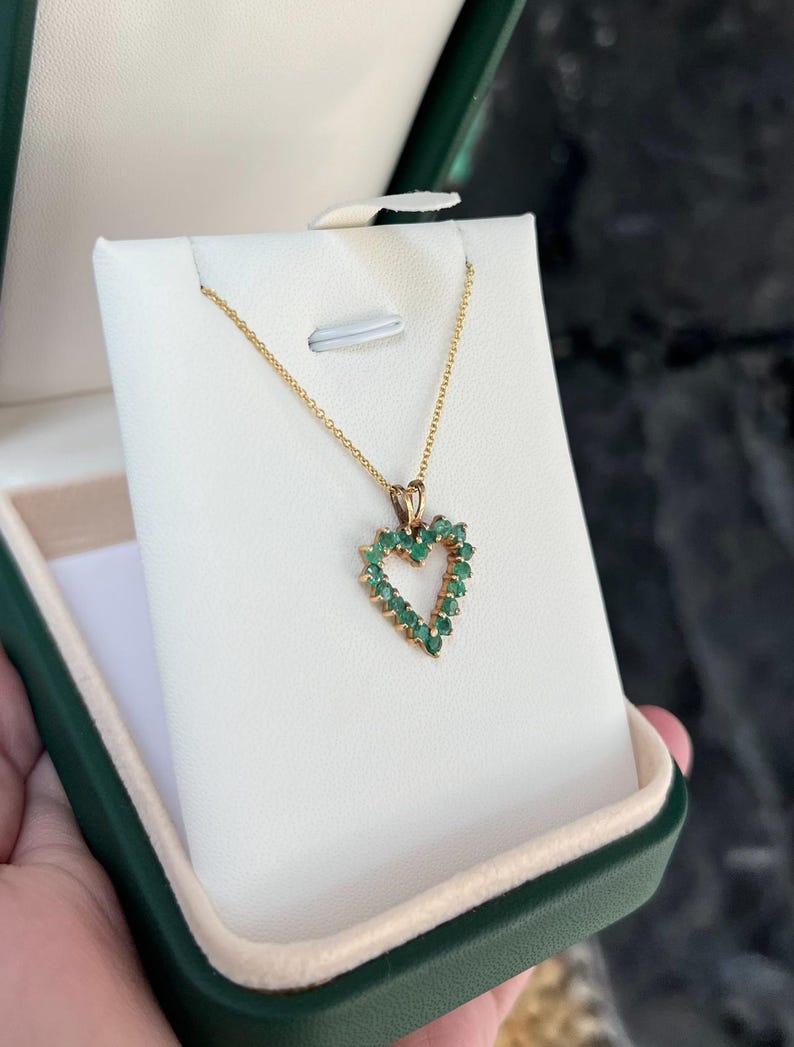 1.0ct Round Cut Emerald Pendant Necklace in 14K Heart Design