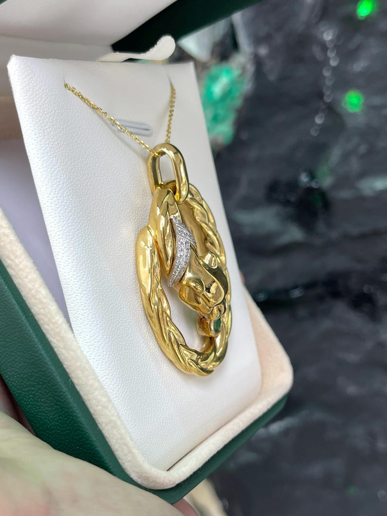 Luxury 18K Yellow Gold Jaguar Pendant Necklace with CZ Cat Collar V-Cut