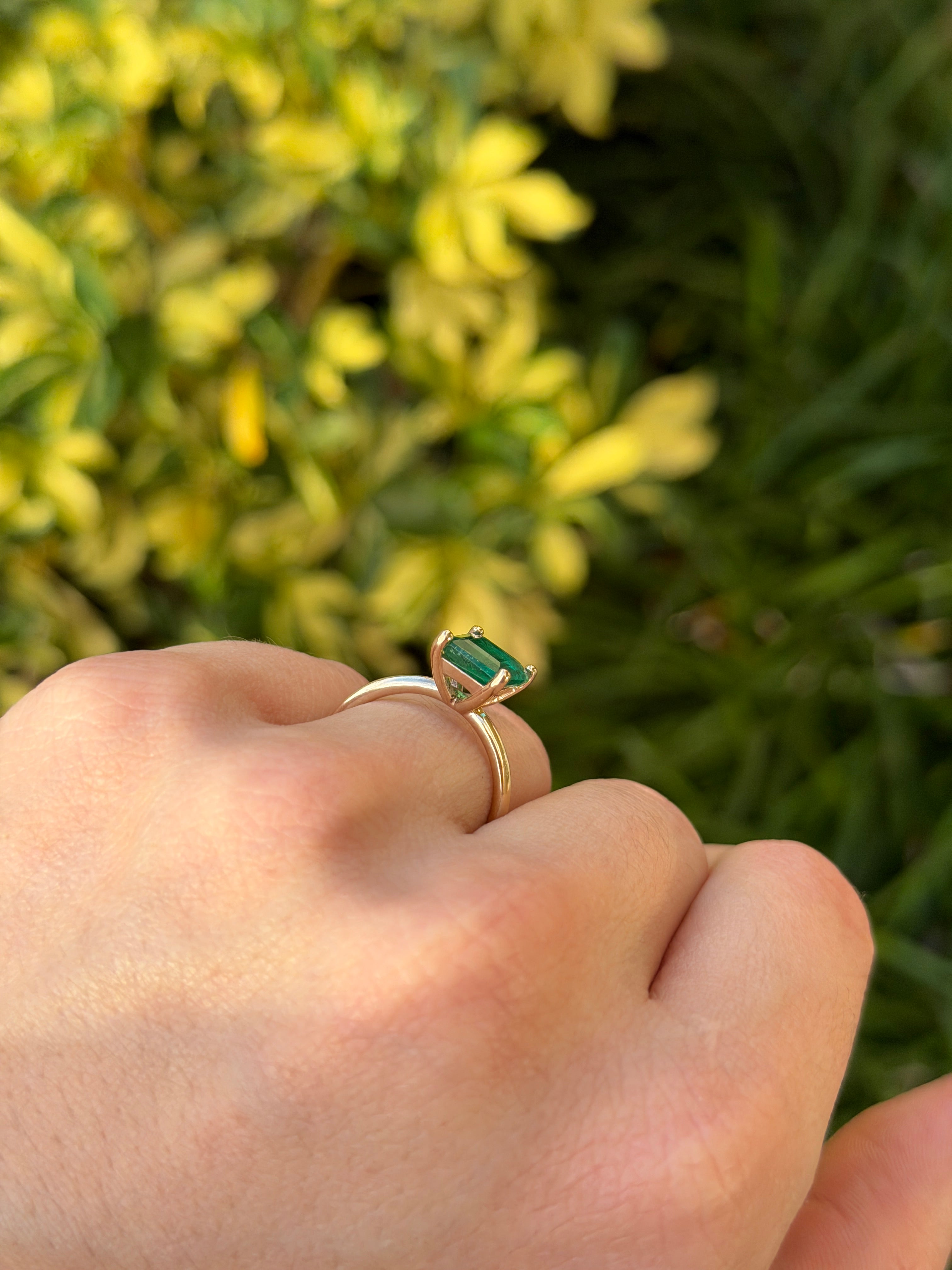 Natural emerald solitaire ring with 2.32 carats in 14K gold featuring four prongs, by JR Colombian Emeralds.