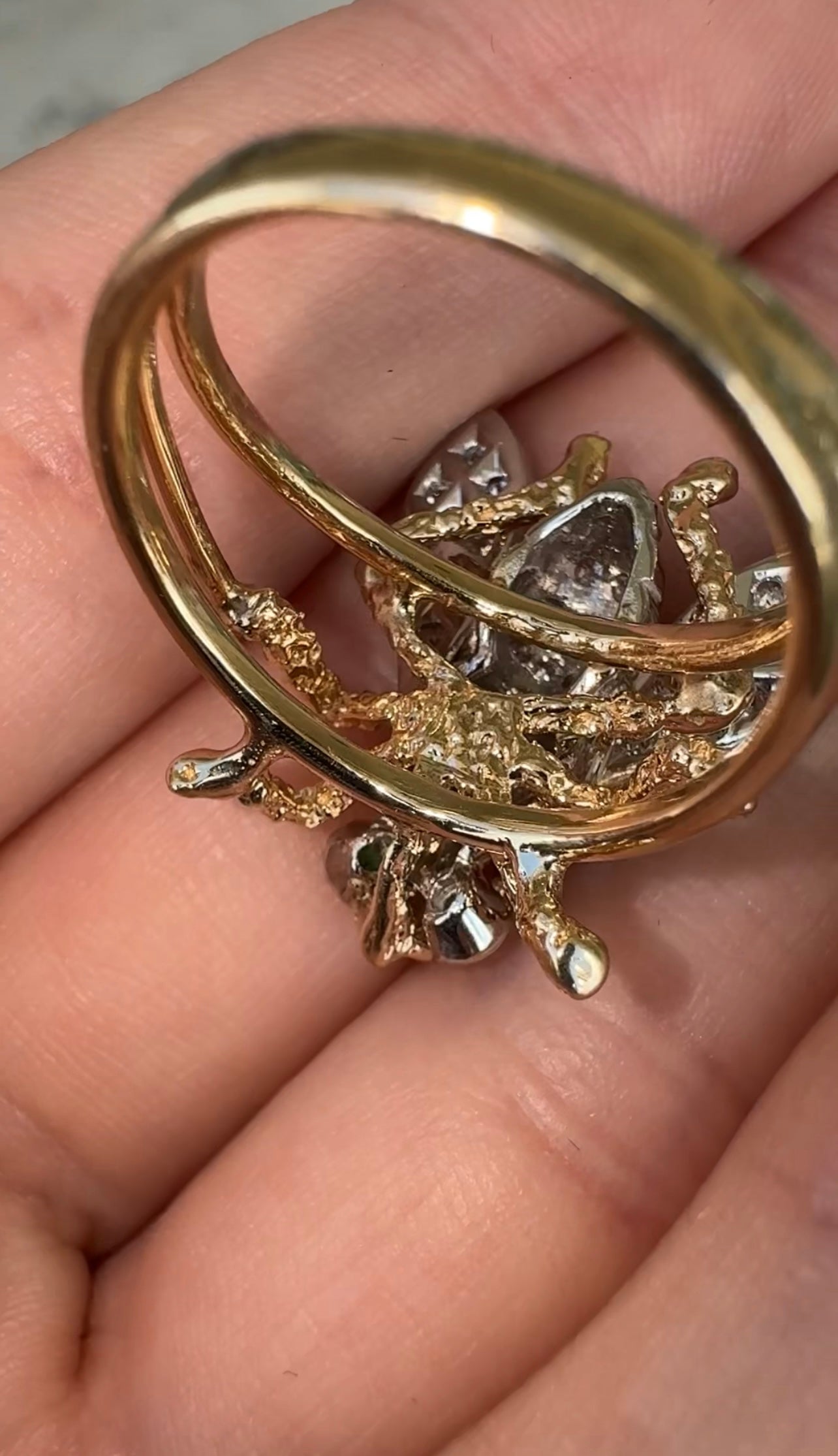 IG Exclusive 0.40tcw Emerald & Diamond Bee Ring 14K Two Toned - JR Colombian Emeralds