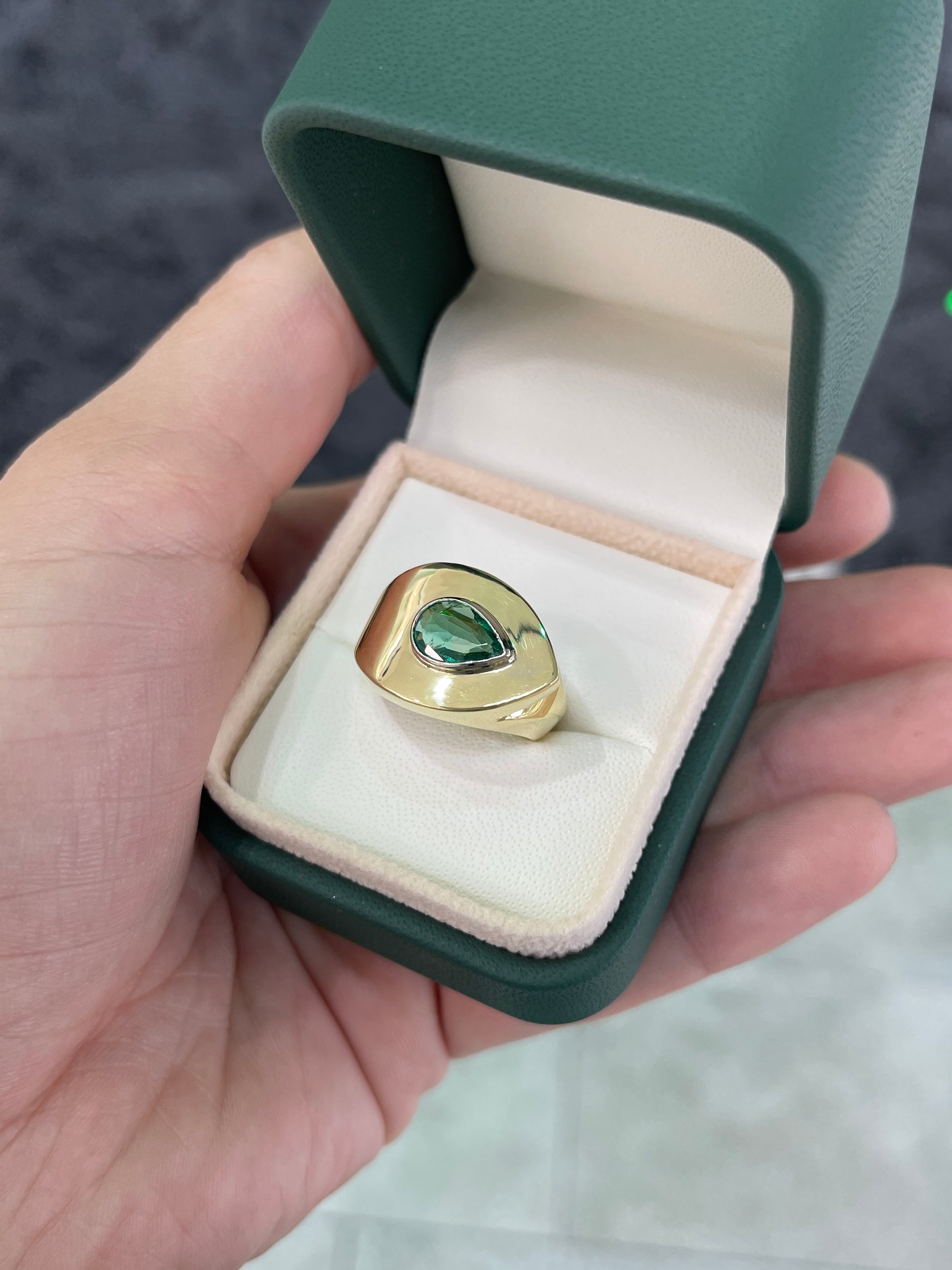 1.07cts XL East to West Pear Emerald Bezel Gypsy Ring 18K Two-Toned - JR Colombian Emeralds